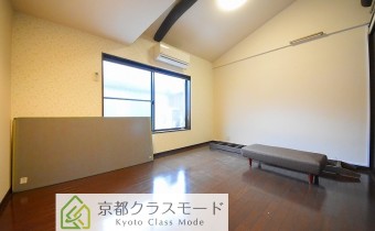 Room 8