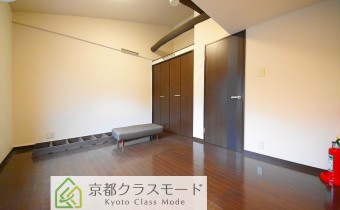 Room 8