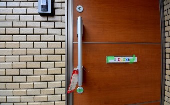 ダブルロックドア