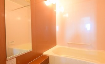 バスルーム　※室内写真は同マンション内の618号室のものです。