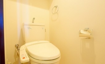 ウォシュレットトイレ　※室内写真は同マンション内の618号室のものです。