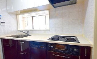 システムキッチン　※室内写真は同マンション内の618号室のものです。