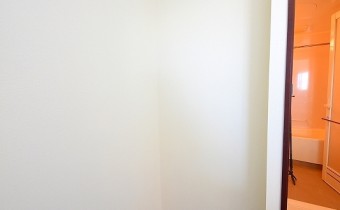 冷蔵庫置場　※室内写真は同マンション内の618号室のものです。