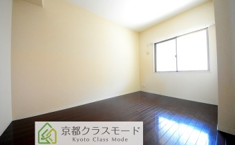Room 　※室内写真は同マンション内の618号室のものです。
