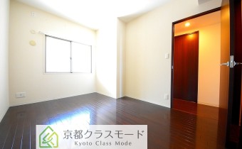 Room 　※室内写真は同マンション内の618号室のものです。