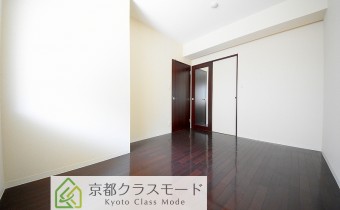 Room 　※室内写真は同マンション内の618号室のものです。