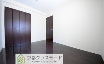 Room 　※室内写真は同マンション内の618号室のものです。