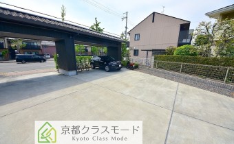 敷地内ガレージ