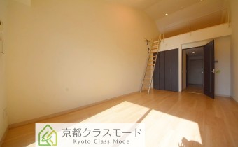 室内　※室内写真はAタイプです。