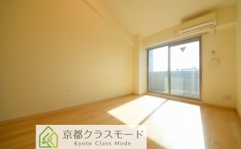 室内　※室内写真はAタイプです。