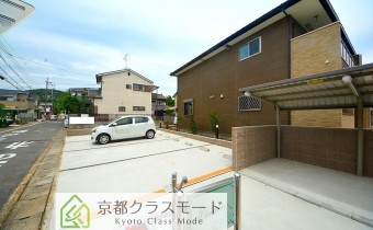 敷地内ガレージ