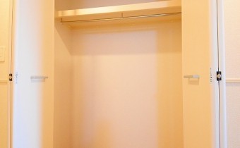 玄関のクローゼット①