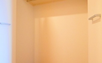 玄関のクローゼット②