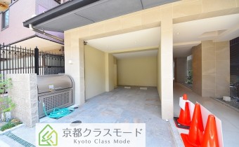 敷地内ガレージ