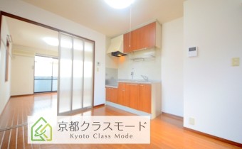 オールフローリングの2DKタイプ！2面採光で陽当たり良好♪