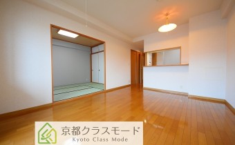 「南向き」の明るいお部屋です！収納個所も豊富です♪