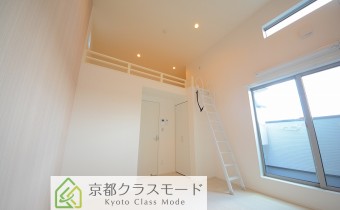 お洒落な「ロフト付き」のお部屋です♪