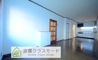 「敷地内ガレージ」付！「南向」バルコニーで陽当たり良好♪