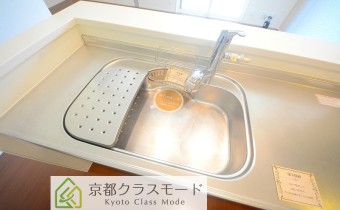 シンク＆調理スペース※同ハイツ別タイプの写真です
