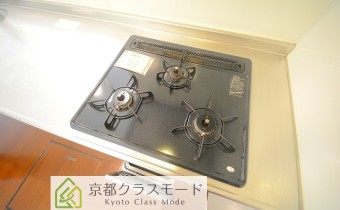 3口ガスコンロ（グリル付）※同ハイツ別タイプの写真です