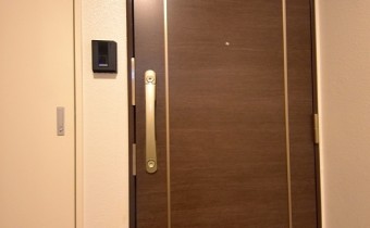 玄関ドア