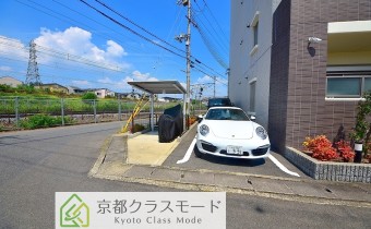 敷地内ガレージ