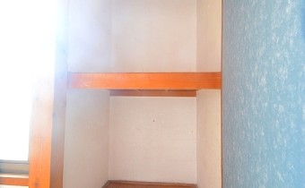 押入