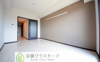 Room 8