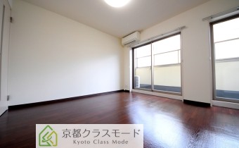 Room 12.8