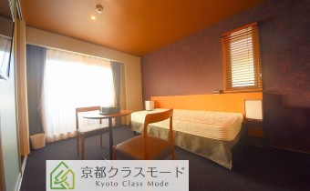 Room 8