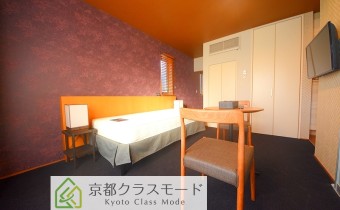 Room 8