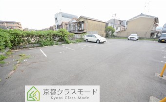 敷地内ガレージ