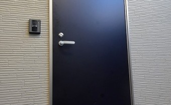 玄関ドア　