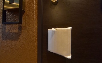 ダブルロックドア