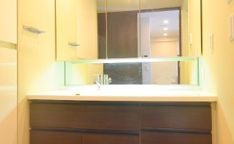 シャンプードレッサー　※室内写真は同マンション内の別タイプのお部屋のものです。参考にご覧ください。