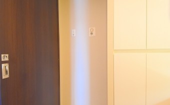 室内洗濯機置場　※室内写真は同マンション内の別タイプのお部屋のものです。参考にご覧ください。