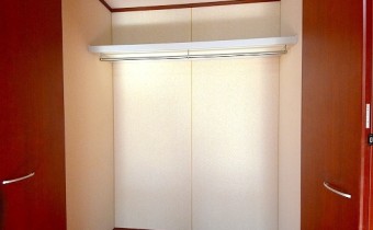 Room 8のクローゼット①