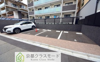 敷地内ガレージ