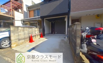 敷地内ガレージ