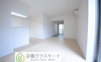 「白ベース」の明るいお部屋です♪お子様は禁止です。