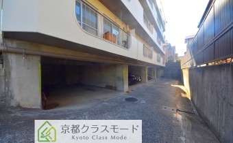 敷地内ガレージ＆駐輪場