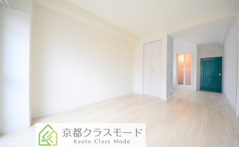 「白ベース」にリフォームされた綺麗なお部屋です♪