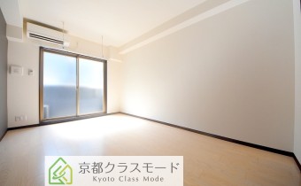 Room 8.0