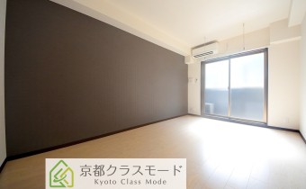 Room 8.0