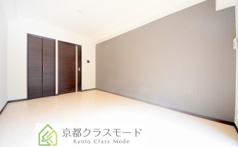 Room 8.0