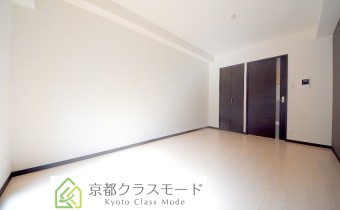 Room 8.0