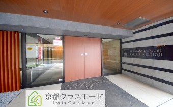 エントランス扉