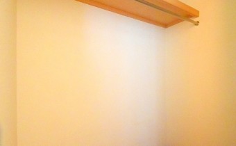玄関横のクローゼット（内部）