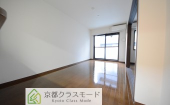 LDK 11.56　奥行きのある使いやすい間取りです♪