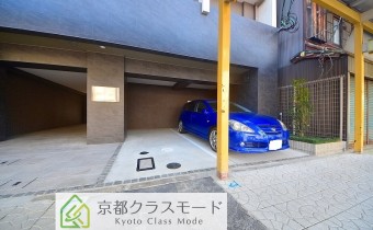 敷地内ガレージ